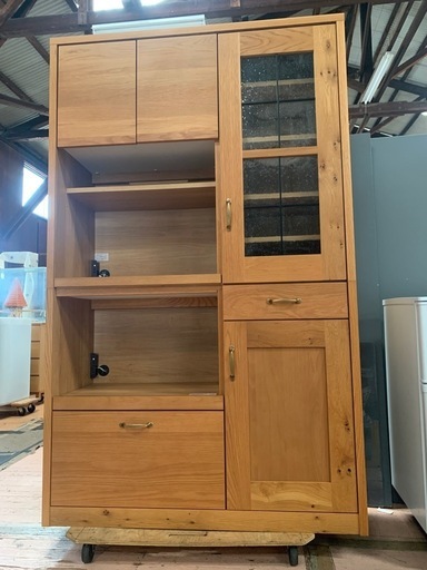 キッチンボード　食器棚