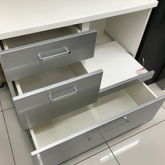 食器棚の画像