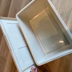 収納ケース　蓋付きの画像