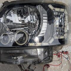 200系　ハイエース　レジアスエース　LED社外ヘッドライト　ジャンク品扱いの画像