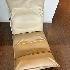 いろんな角度にできる座椅子の画像