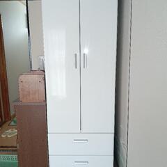 白い洋服タンス