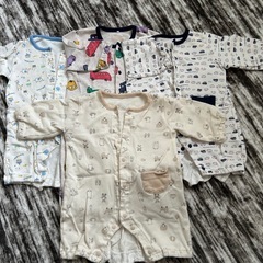 60~70のベビー服あげますの画像