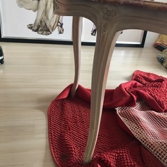 大理石テーブル
の画像