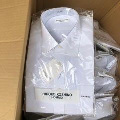コシノヒロコ　新品　半袖シャツ　　ヤケ　シミ　あり