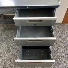 スチールデスク 片袖机　事務机 の画像