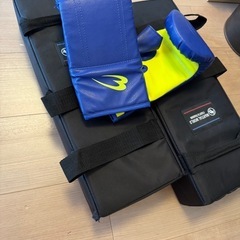 差し上げます！キックボクシングミットとグローブセット