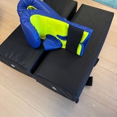 差し上げます！キックボクシングミットとグローブセットの画像