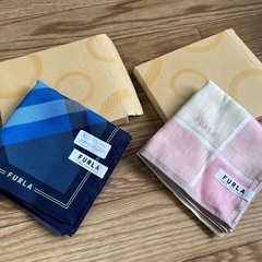 ハンカチ　新品箱入り　FURLA