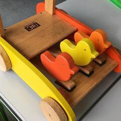 0530-082 木製あひる押し車の画像