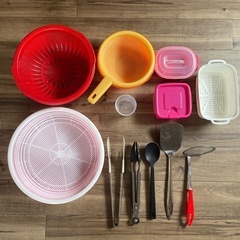 キッチンツール　ボウル　ザル　トング　タッパー等　の画像