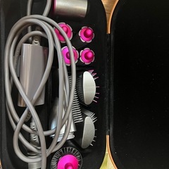 Dyson Airwrap Completeヘアドライヤー ブラ...