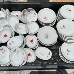 セトモノの小さな小皿