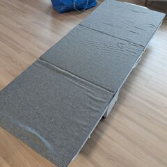 折りたたみシングルベッド　折りたたみマット付き