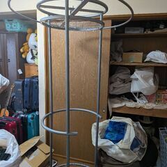 回転ハンガーラック上げます。