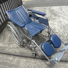 カワムラ　車イス　　フルリクライニング、ストレッチャーになる、ヘッドレスト欠品　車いす　車椅子の画像