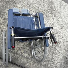 カワムラ　車イス　　フルリクライニング、ストレッチャーになる、ヘッドレスト欠品　車いす　車椅子の画像