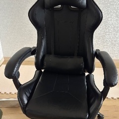 【商談中】ゲーミングチェアお譲りします（引越しに伴い処分予定）の画像