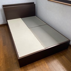 ◆【定価4万円】セミダブルサイズのベッドフレーム　引き出し・小物...