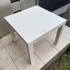白い机(1000円)の画像