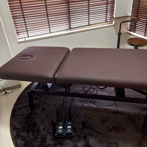 ★電動昇降リクライニングベッド　エステ　有孔　2024年購入