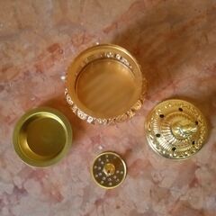西洋香炉　蓋付き 香炉台 金属製 ゴールド (お香立セット)の画像