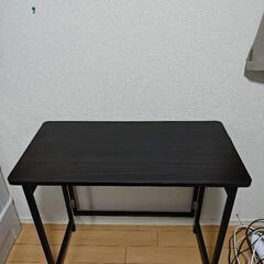 折りたたみデスクの画像