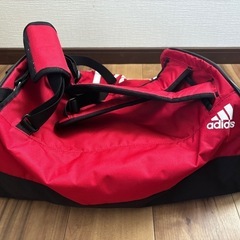 adidas ボストンバッグの画像