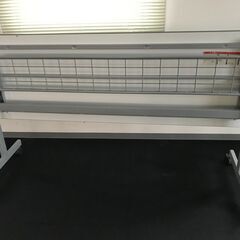 折りたたみ式　長机　キャスター付きの画像