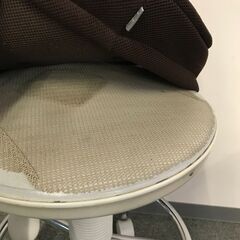 キャスター付き　ハイチェア　背もたれつきの画像