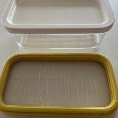 ル・クルーゼ　ミニバッグ、バター入れ　カッター付　　りんごカッタ...