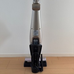 ジャンク品、HITACHI充電式掃除機PV-BC105E4の画像