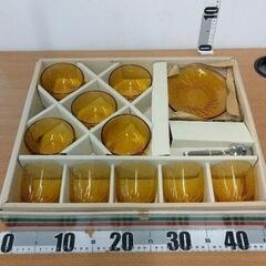 0530-376 昭和レトロ　アンバーカップ＆ソーサー　ビンテージガラス　５客セット　箱入りの画像