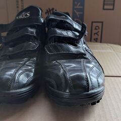 無料　野球　中古アシックス練習用の靴　28.5cm（スパイクではありません）の画像