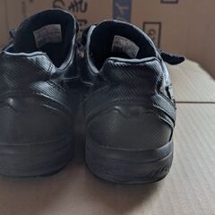 無料　野球　中古アシックス練習用の靴　28.5cm（スパイクではありません）の画像