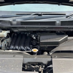 日産　セレナ　黒の画像