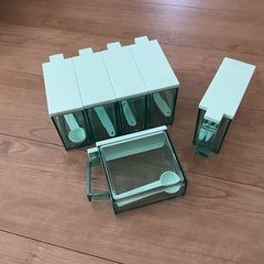 ダイソー　未使用品　調味料入れケース計量スプーン付き　６個