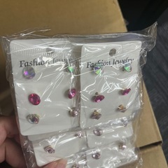 ピアスの画像