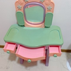 無料　メイクアップテーブル　ドレッサー　子供用　おもちゃの画像