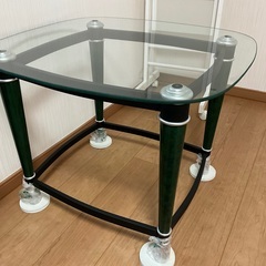 ガラステーブル　の画像