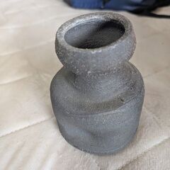 いびつな花瓶　中古の画像