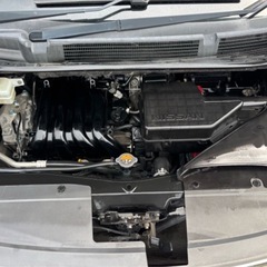 日産　セレナ　茶の画像