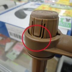 伸縮 ベビーゲート 取り付け幅約85㎝～95㎝×高さ60㎝ メッシュタイプ こげ茶色 ベビーフェンス 西岡店の画像