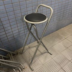 折りたたみパイプ椅子