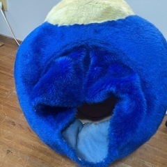 クマの着ぐるみの頭だけの画像