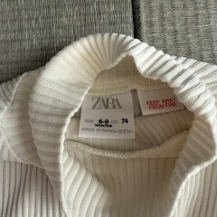 ZARA   タートルネック　74cmの画像