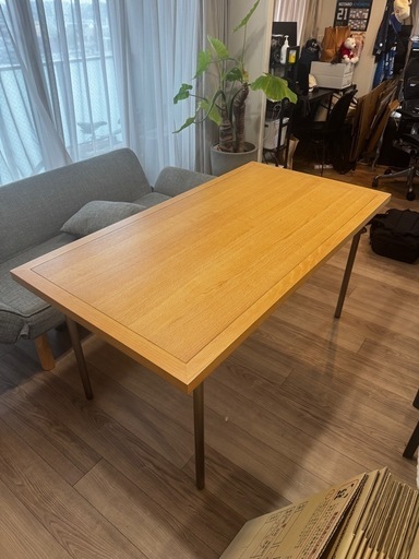 2025年2月購入　KYST ダイニングテーブル