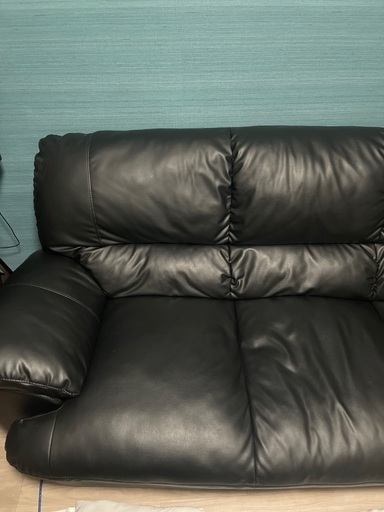 黒　合成皮　3人掛け 15,000円　値下げ交渉あり