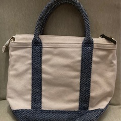 トートバッグとティッシュカバーの画像