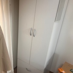 美品　白いクローゼット　ハンガーポール+引き出し2つ付き